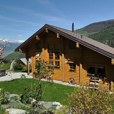 Chalet Cygnet Guest house